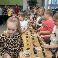 Warsztaty z robienia ozdób świątecznych (8)